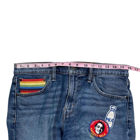 Levi's Harvey Milk Gay Pride Cutoff Distressed Denim Shorts Mens 31 - Picture 11 of 11